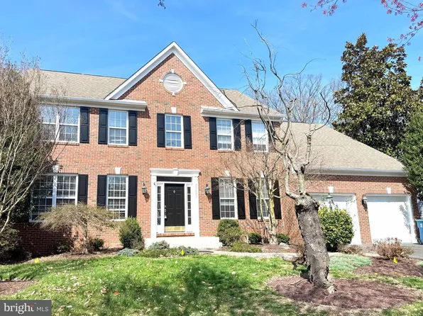 25827 Priesters Pond Dr, Chantilly, VA 20152