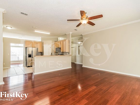 3rd image of 5645 Wolf Creek Dr