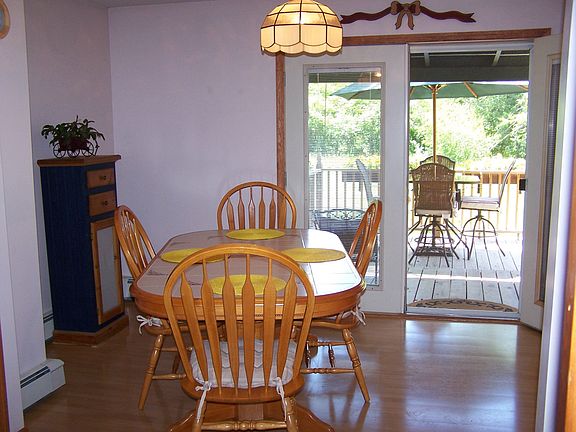 dining area off kitchen