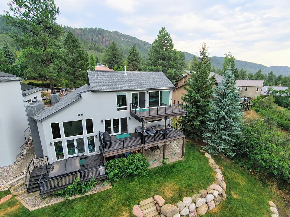 77 Whispering Pines Cir
