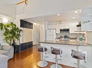 2849 Peatt Rd #211, Langford, BC V9B3V5