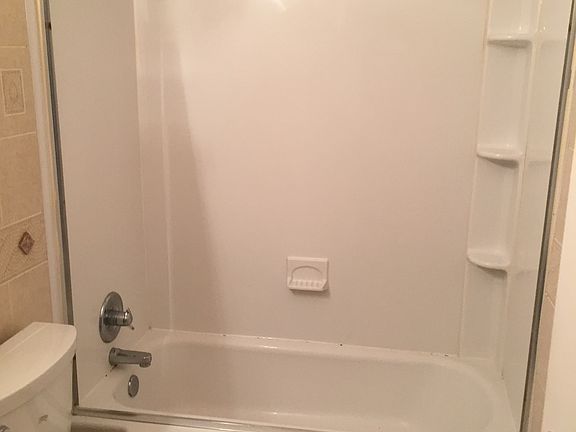 3rd image of 801 Dinwiddie Ave