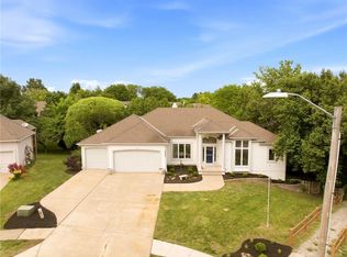 2404 Wintergreen Ct, Lees Summit, MO 64081