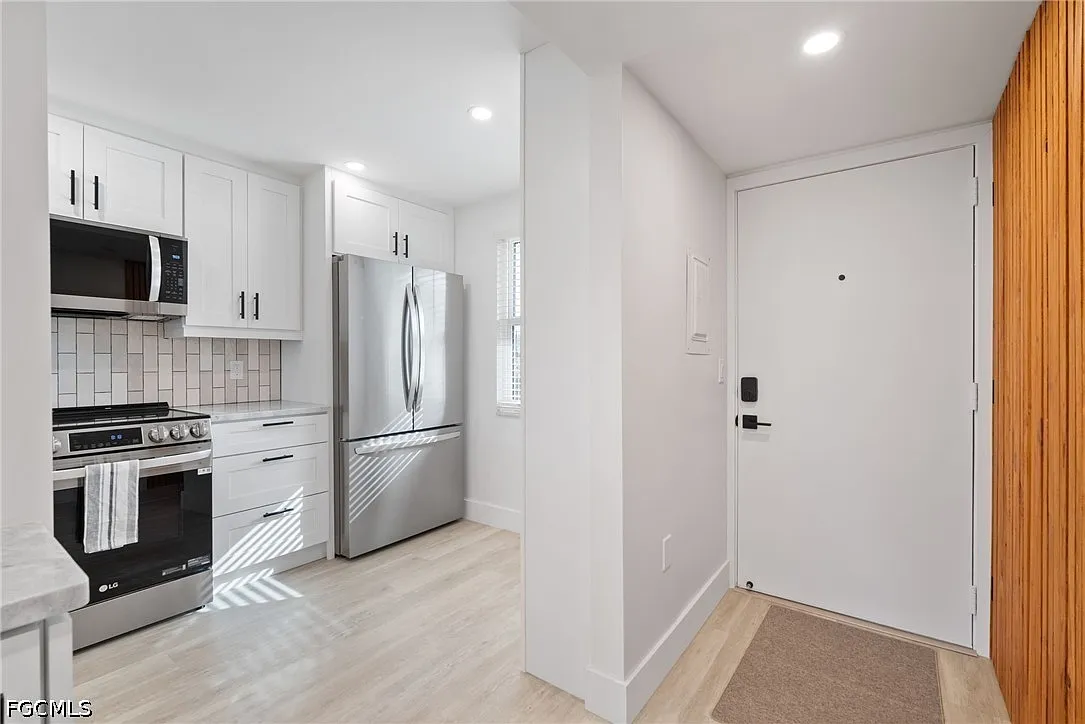 1624 Pine Valley Dr — Photo 3