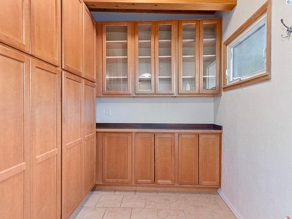 5th image of 1640 NE Upper Dr