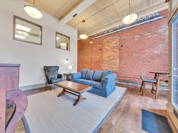 20 Kirk Ave SW, Roanoke, VA