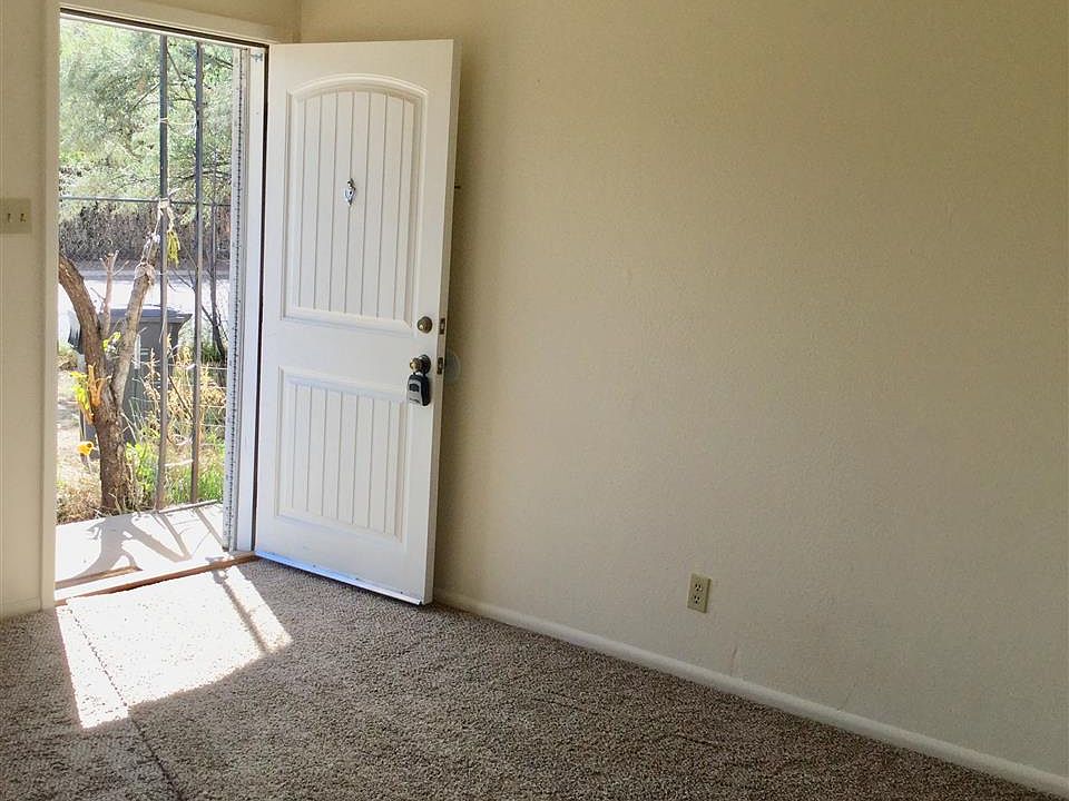 1st image of 931 Camino De La Serna