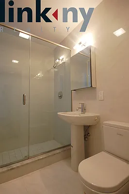 Rented by Link NY Realty | media 63