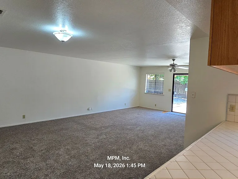 950 Player Ln — Photo 16