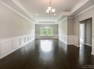 5545 Arbor Chase Dr, Ann Arbor, MI