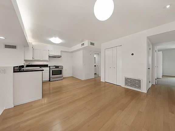 5th image of 4111 Tujunga Ave APT 20