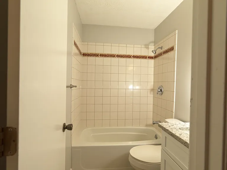 2056 Corners Cir — Photo 10