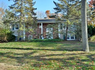 196 Saw Mill Rd, North Haledon, NJ 07508