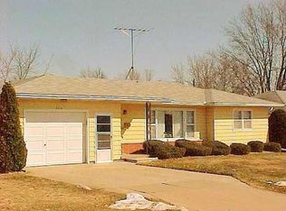 813 Wisner Dr, Waterloo, IA 50702