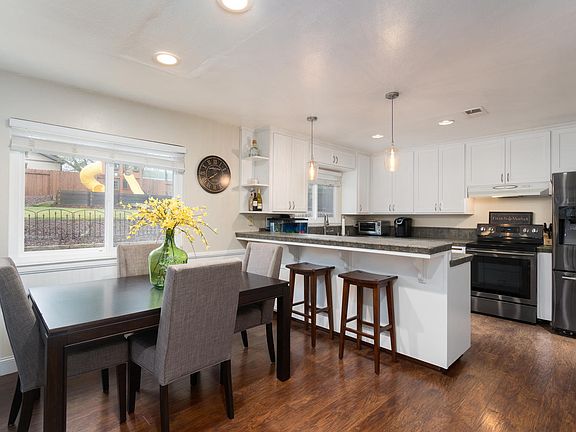 5th image of 3156 Stanford Ln