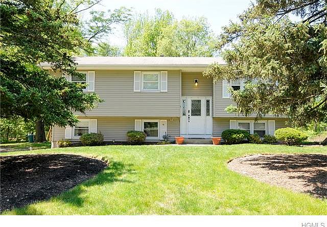 1st image of 5 Thomsen Dr
