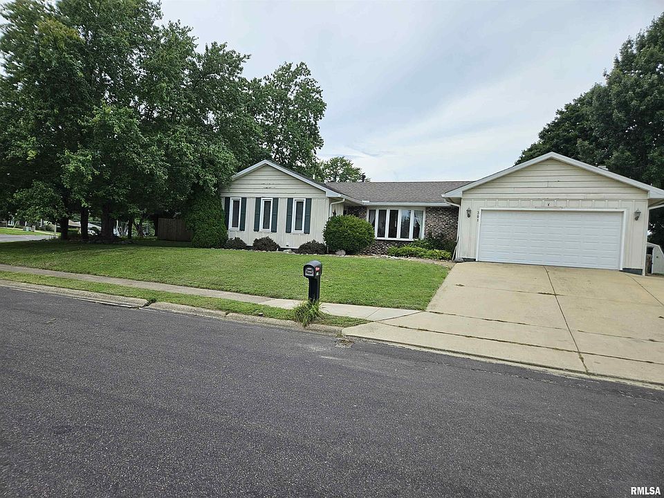 1st image of 301 Maple Park Dr