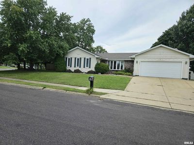 301 Maple Park Dr, Pekin, IL, 61554