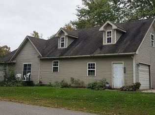 8040 E Scott St, Dugger, IN 47848
