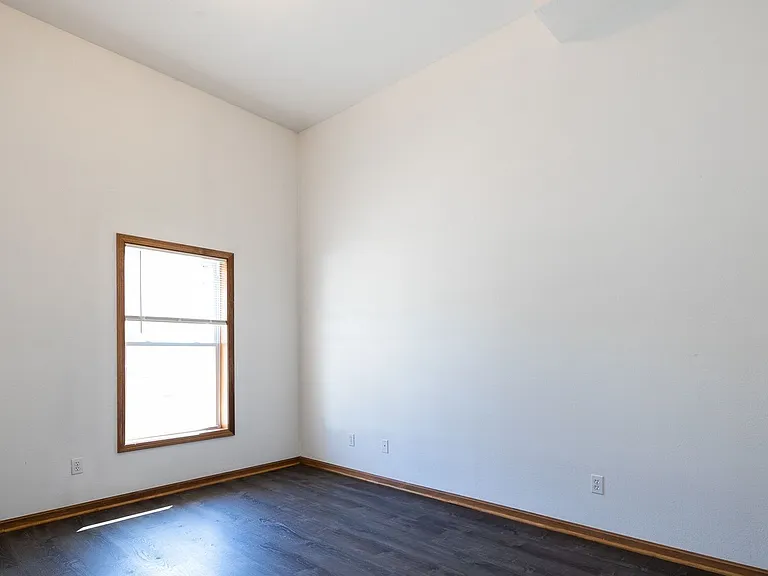 Pinnacle Heights Apartments — Photo 33