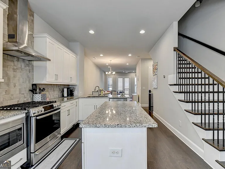 4245 Deming Cir — Photo 10