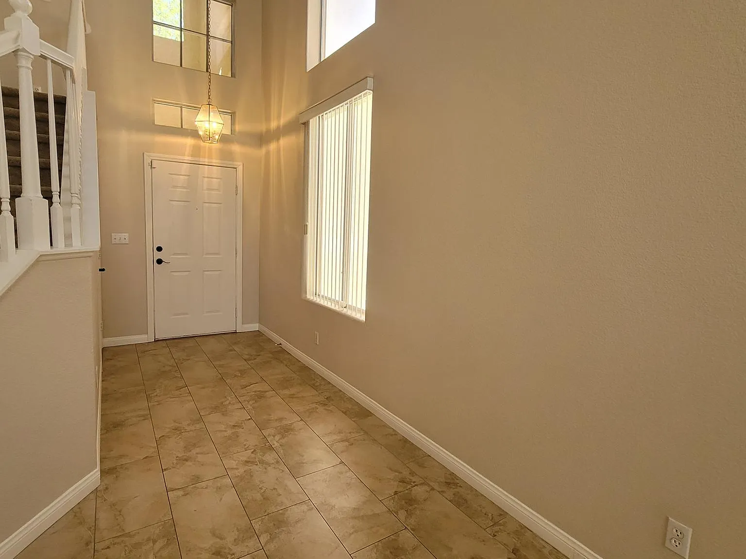 3 bed, 2.5 bath, 1745 sqft, $2,300 — Photo 4