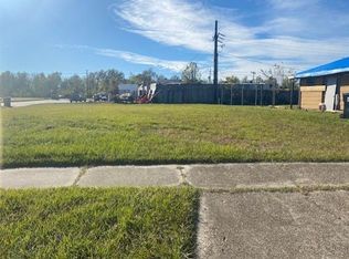 2 Victorian Ct, Violet, LA 70092