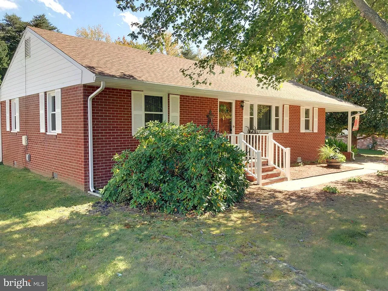 602 Culpeper St photo 1