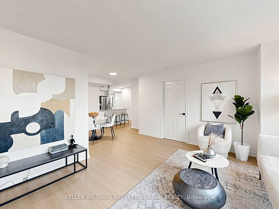 3rd image of 761 Bay St #2205