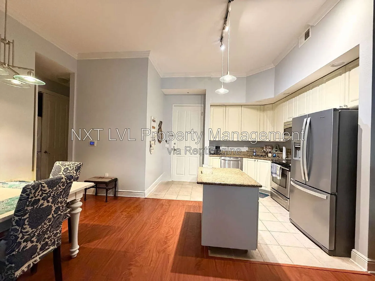 1 bed, 1.5 bath, 685 sqft, $1,795 — Photo 3