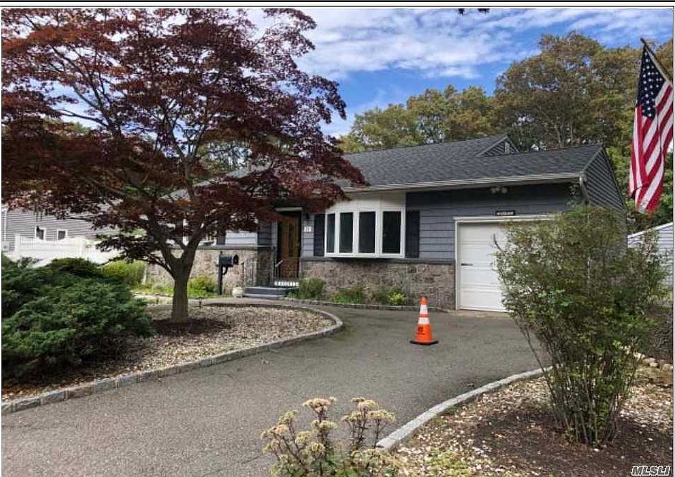 1st image of 15 Oakwood St