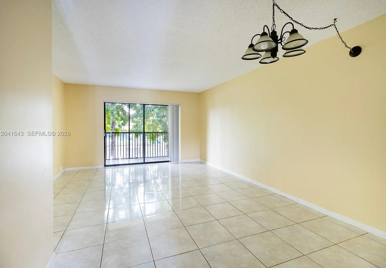 2 bed, 2.0 bath, 850 sqft, $2,100 — Photo 2