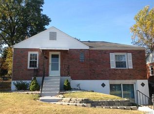 656 Rochester Dr, Saint Louis, MO 63125