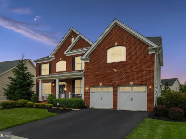 5845 Waterloo Bridge Cir, Haymarket, VA 20169