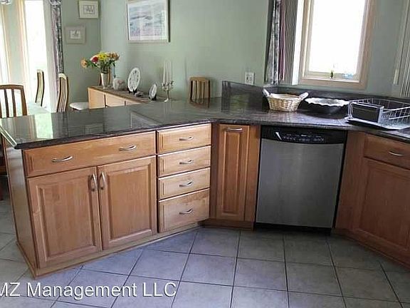 4th image of 16040 Mountainside Dr