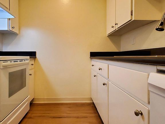 4th image of 420 Alameda Del Prad #410-M