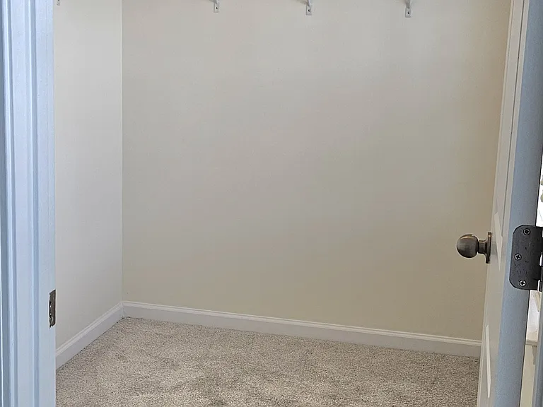 401 Bear Tree Ct — Photo 5