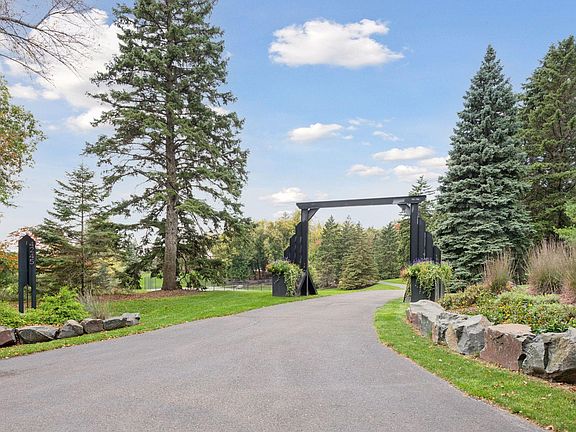 2nd image of 4245 Bayside Rd