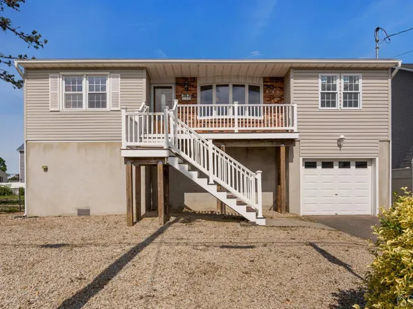 36 Longman St, Toms River, NJ 08753