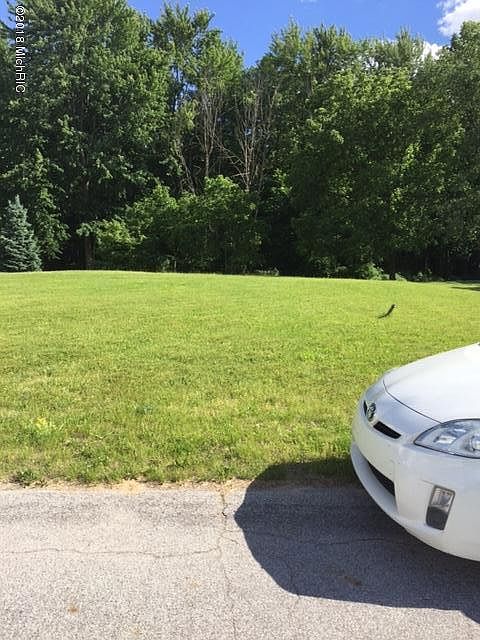 2nd image of 4755 Meadow Lake Dr SE