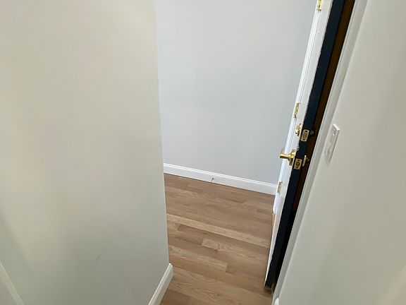 5th image of 104 Queensberry St APT 8