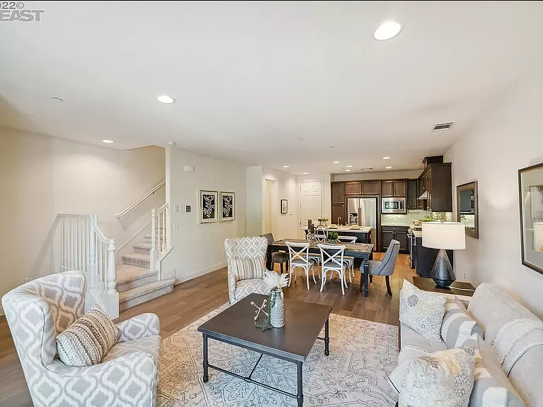 3047 Blackberry Ave — Photo 4