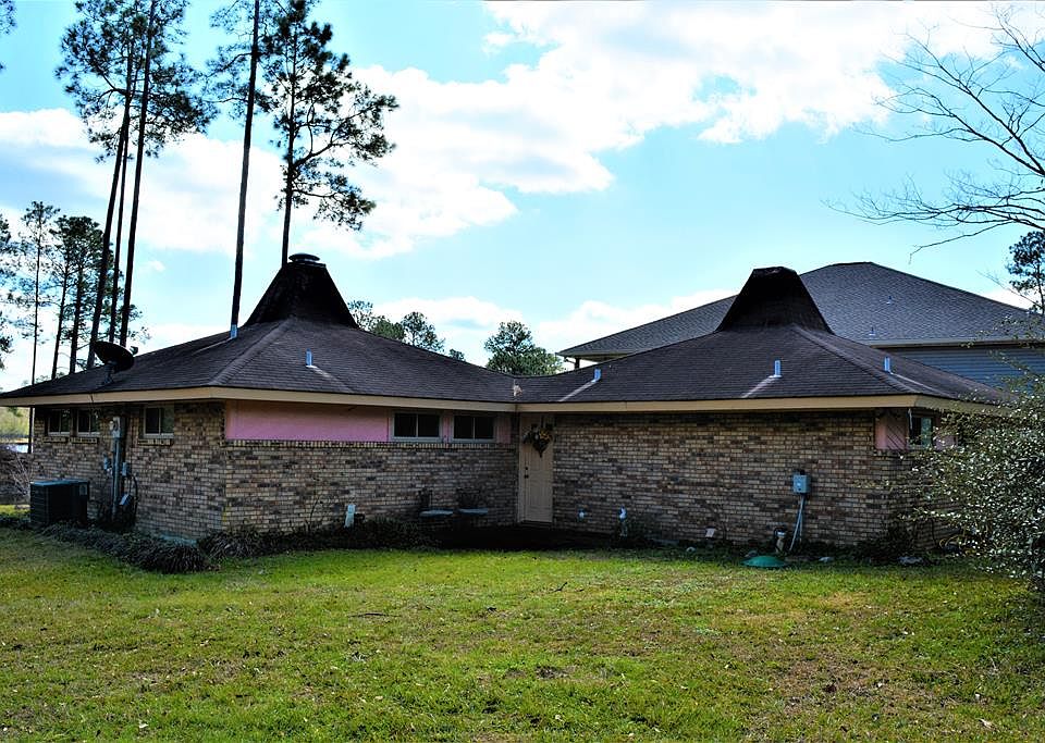 1st image of 903 W Lakeshore Dr