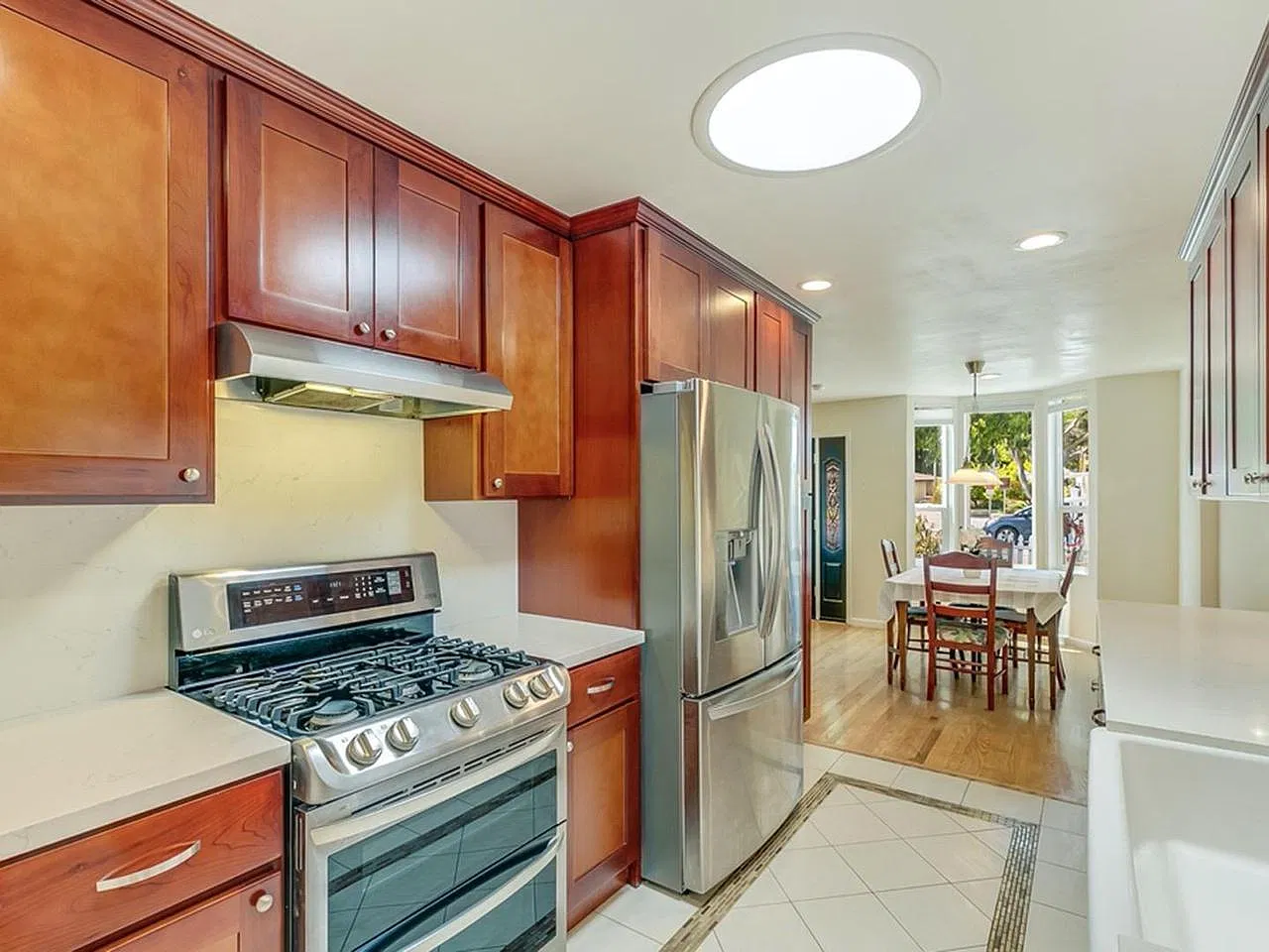 3 bed, 1100 sqft, $4,499 — Photo 4