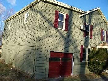 2nd image of 421 Vineyard Ave