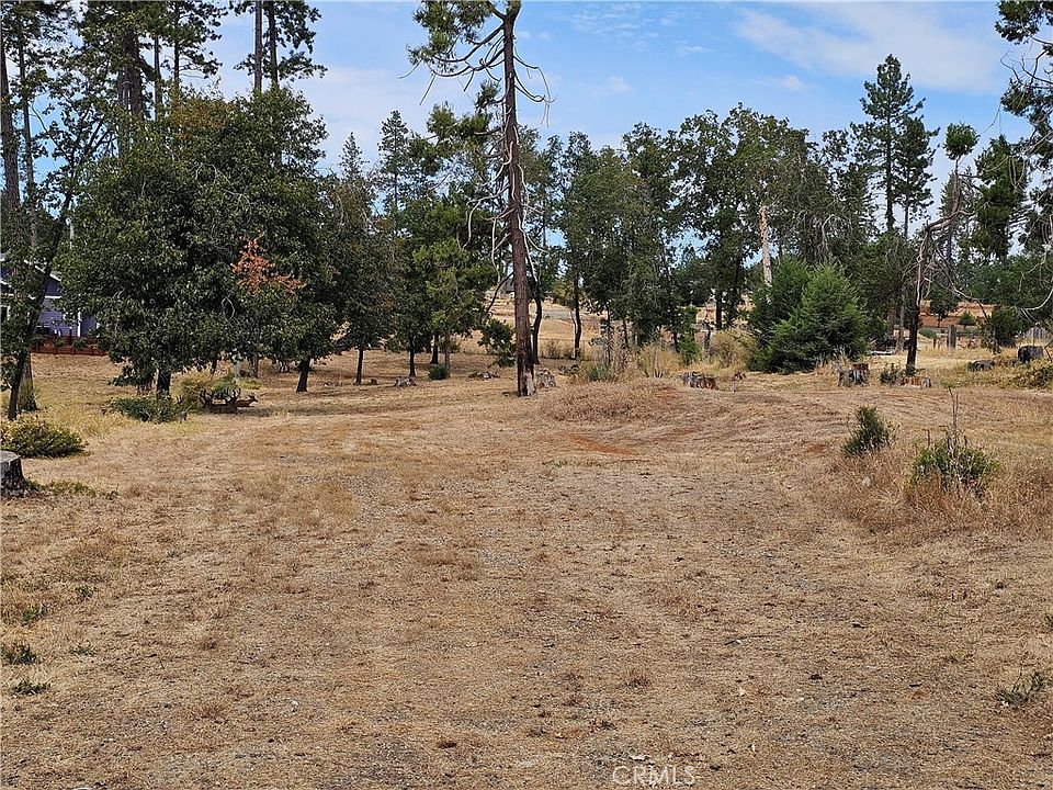 1st image of 557 Castle Dr