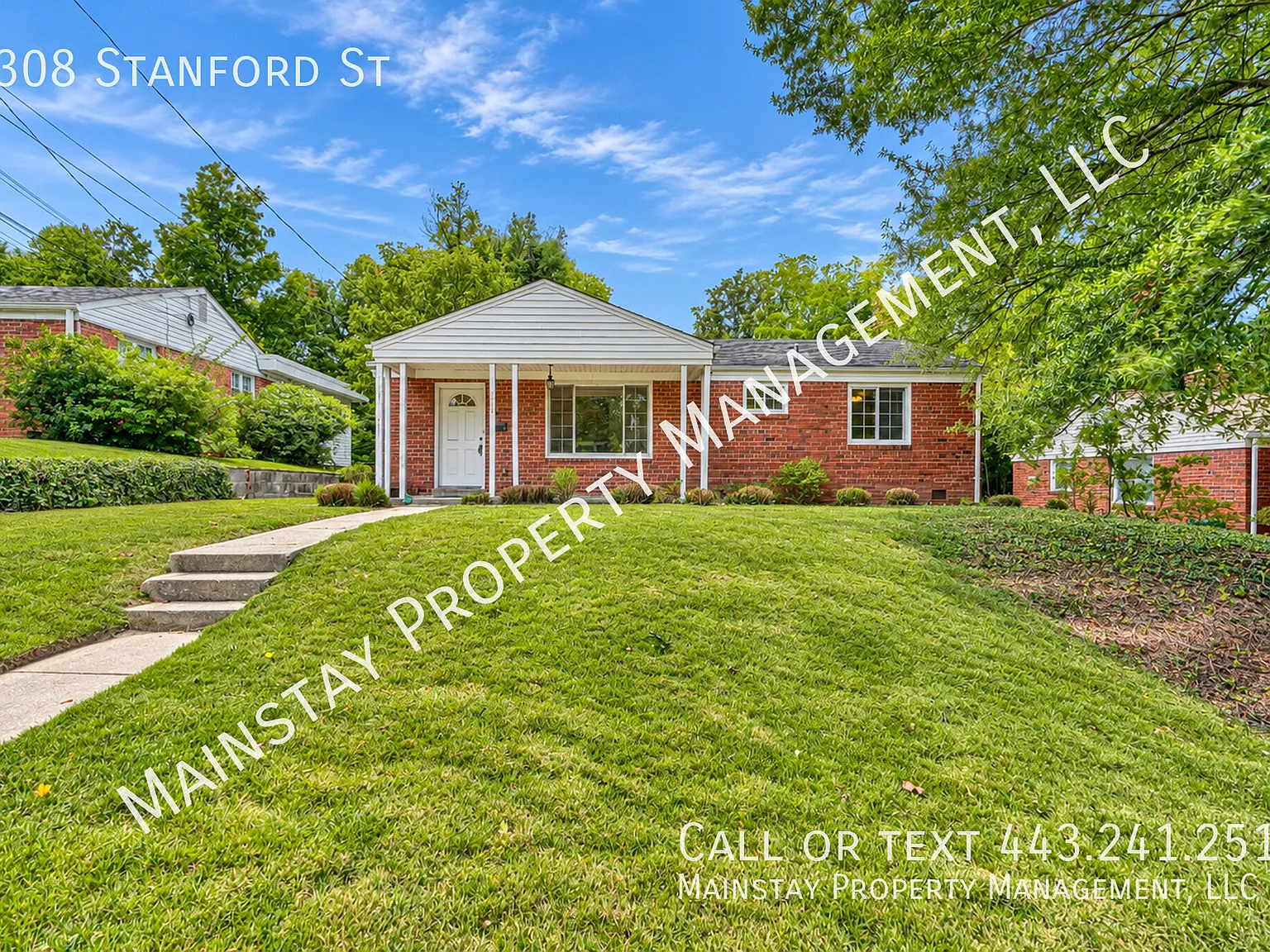 Charming 3 Bedroom SFH with Large Yard! — Photo 2