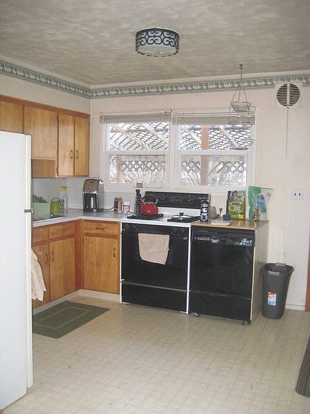 1st image of 227 SW Ewen St