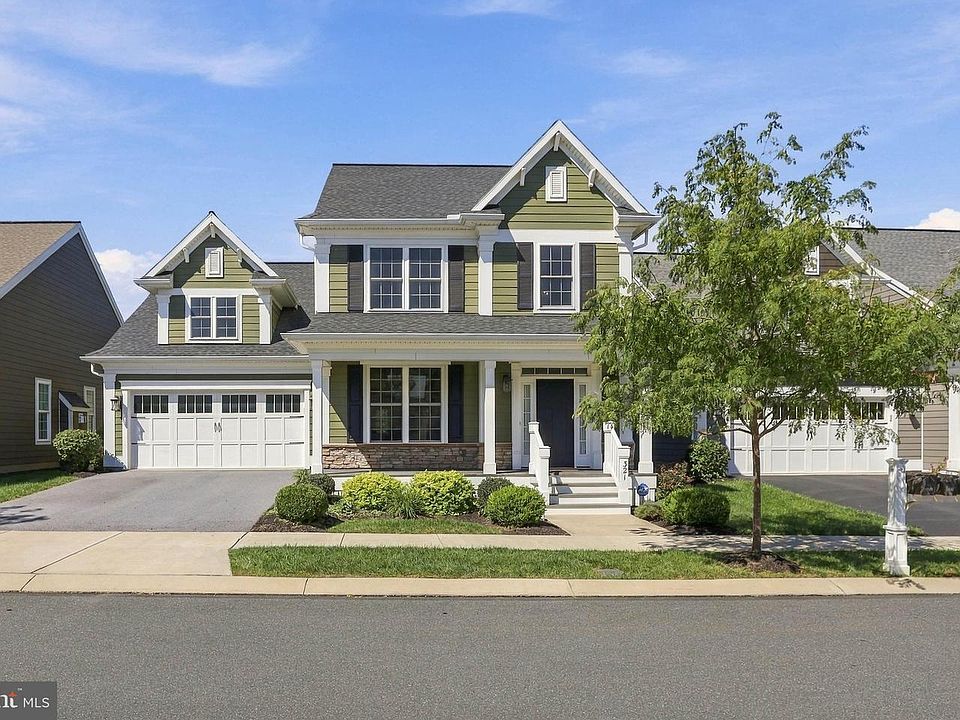 1st image of 321 Freedom Dr