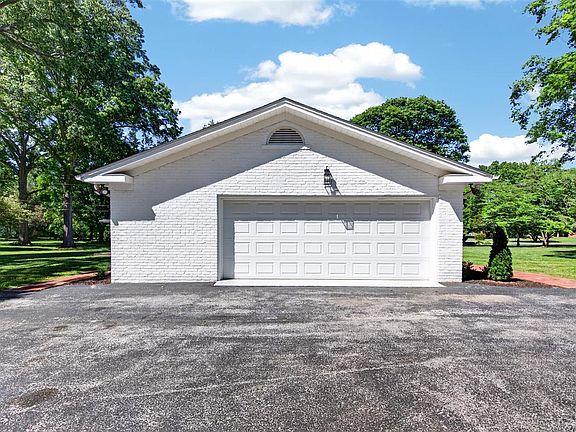 3rd image of 2127 Sycamore Dr